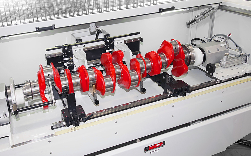Crankshafts truck -control machine