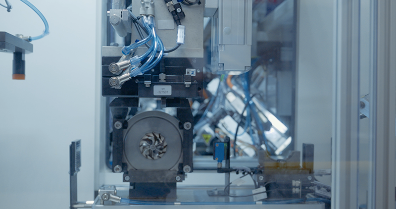 dettaglio-HS-machine-for-core-assembly-Passenger-car-3
