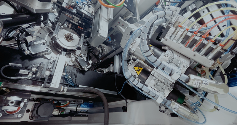 dettaglio-HS-machine-for-core-assembly-Passenger-car