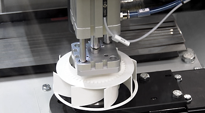Plastic fans – correction by drilling